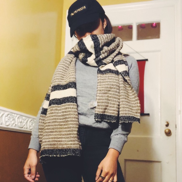Madewell Olive Grey Scarf - Picture 2 of 4